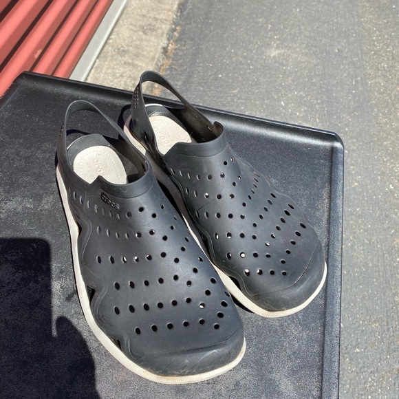 Crocs Men's Swiftwater Wave Graphite / Black Ankle-High Rubber Slip-On Shoes - Picture 10 of 13